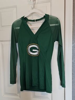 NFL Greenbay Packers Couture  Long-Sleeve V-Neck Logo Top
